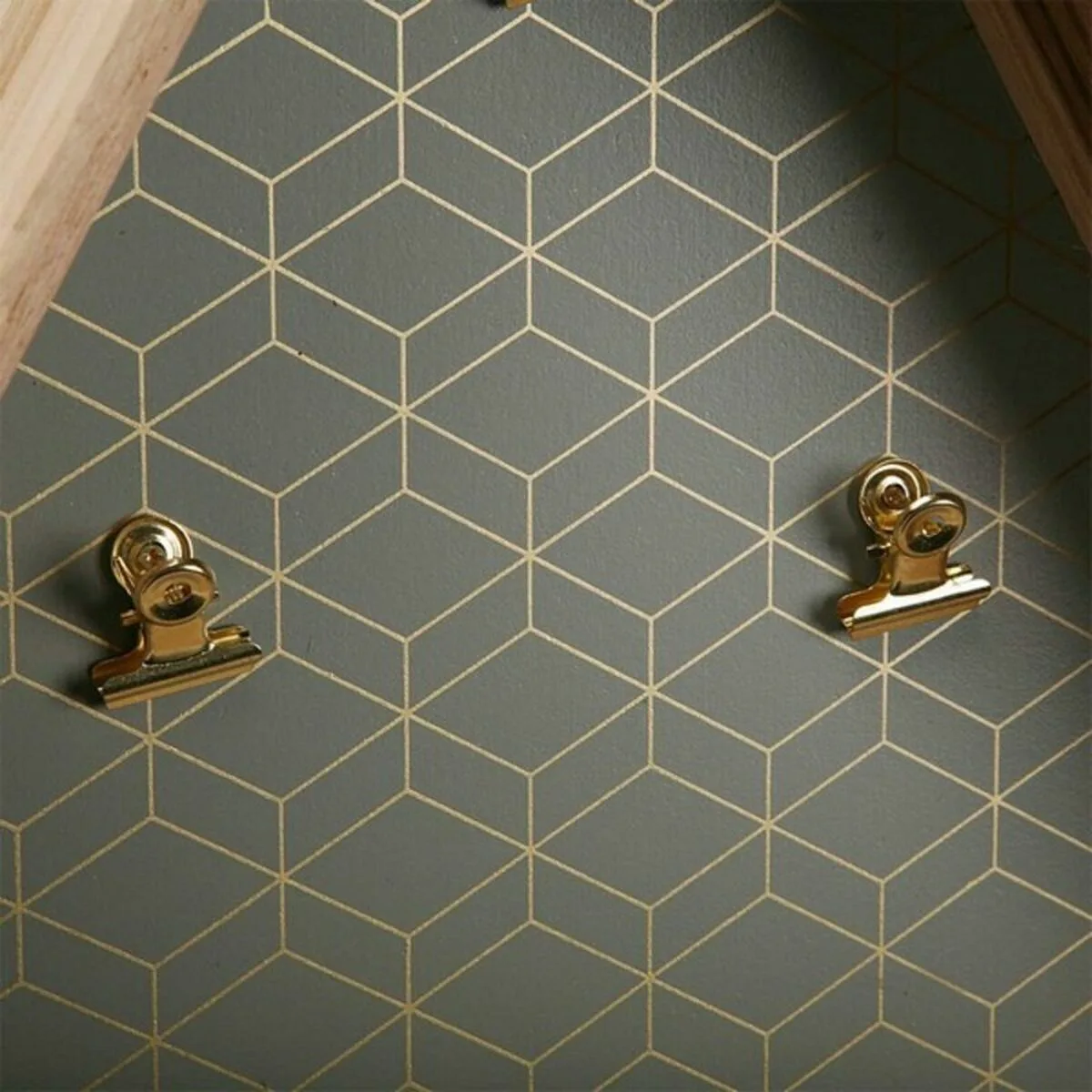 Affichette de poignee de porte versa 1 bois 6 x 33 x 37 5 cm s340314938. Diaytar cultive l'art du bien-être à travers ses produits soigneusement choisis.