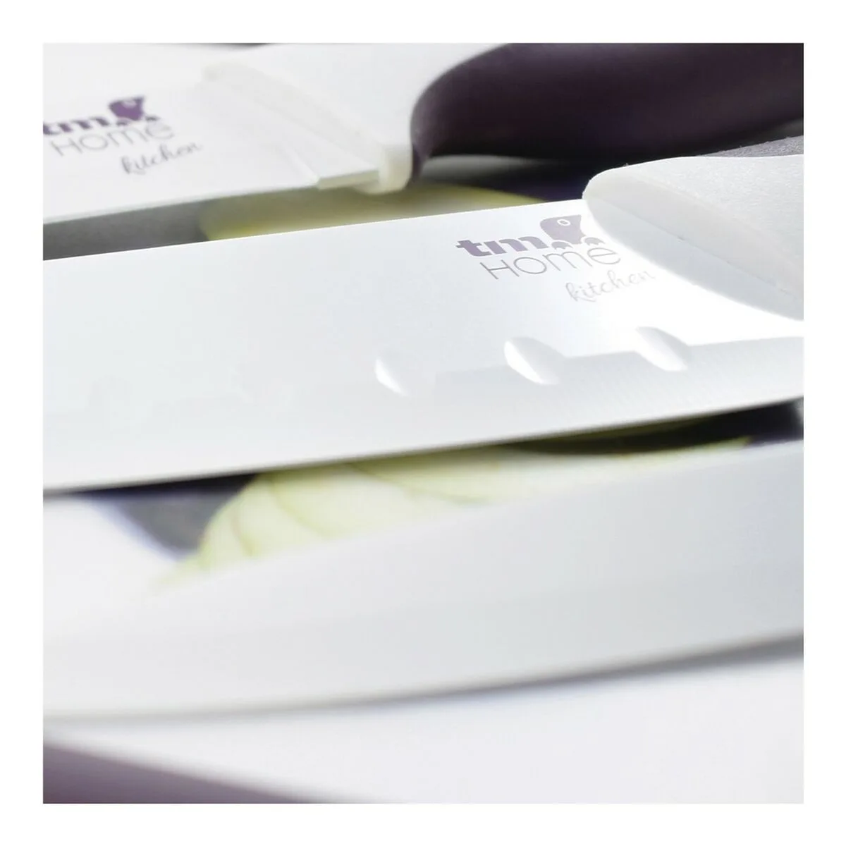 Affuteuse de couteaux tm home noir avec ventouses s650144098. Nous sélectionnons pour Diaytar des produits qui ont une histoire, une âme, et qui sauront trouver une place dans la vôtre.