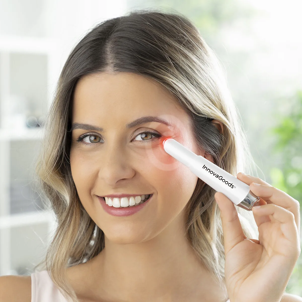 Appareil de massage oculaire anti age avec phototherapie thermotherapie et vibrotherapie therey innovagoods v010331987. Diaytar a été imaginé pour les acheteurs avisés qui recherchent autant la performance que le design dans leurs produits