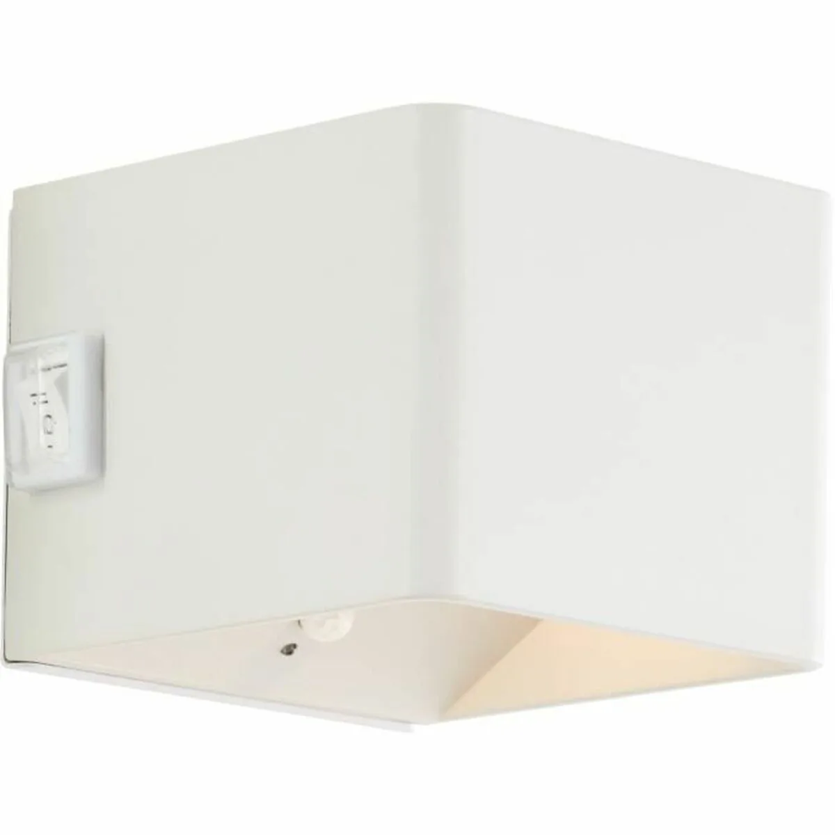 Applique murale brilliant blanc plastique 4 w 200 lm 3000 k s7100246141. L'excellence à portée de clic avec la boutique en ligne Diaytar.
