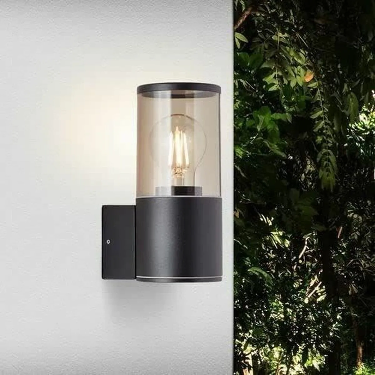 Applique murale brilliant sergioro exterieur e27 noir 20 w s719003510. Diaytar, une boutique en ligne qui défie les catégories traditionnelles en mêlant produits high-tech, maison et lifestyle avec brio