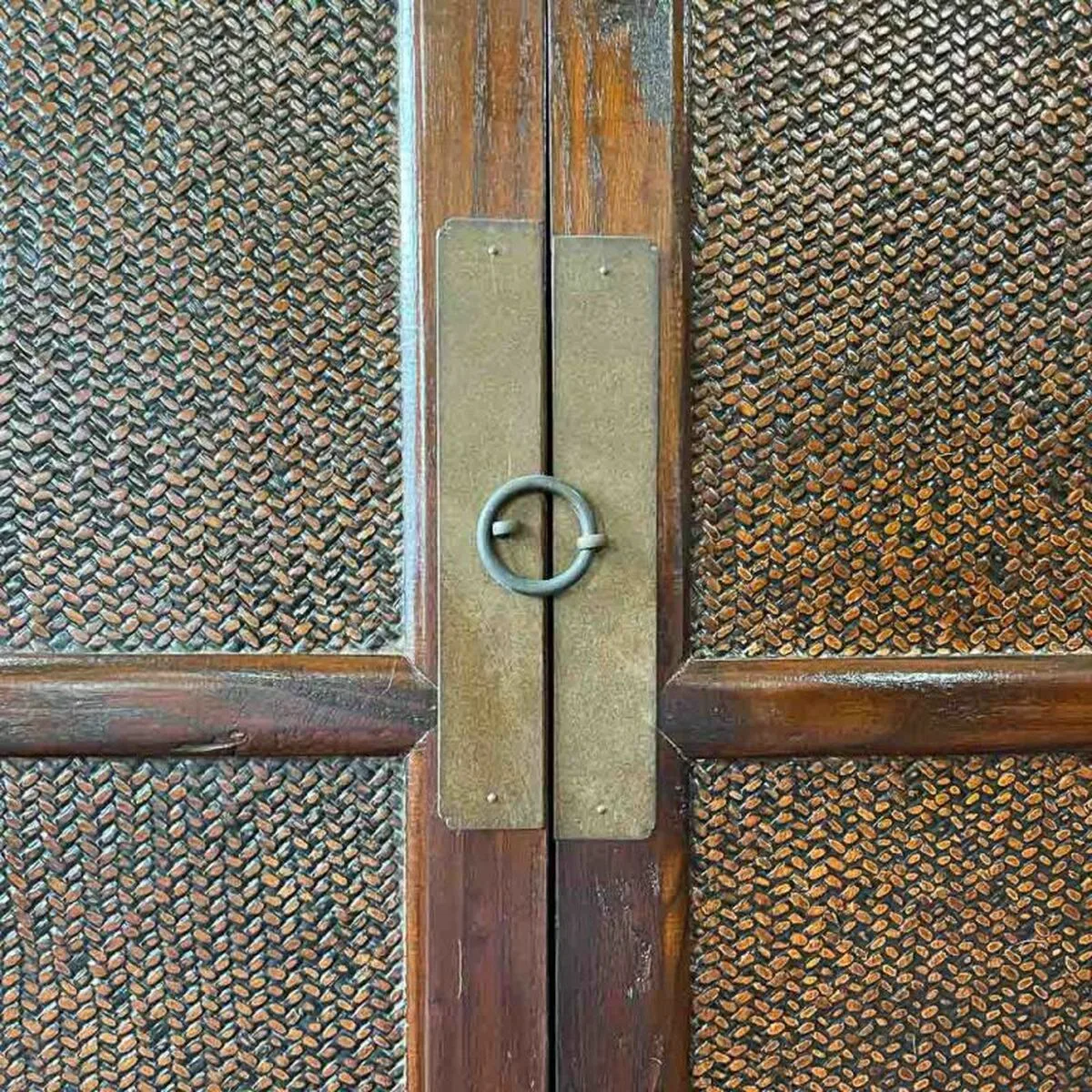 Armoire alexandra house living marron bois 62 x 160 x 100 cm d163155424. Notre mission : éradiquer le superflu pour ne vous proposer que l'essentiel... mais en beaucoup plus stylé. Bienvenue chez Diaytar.
