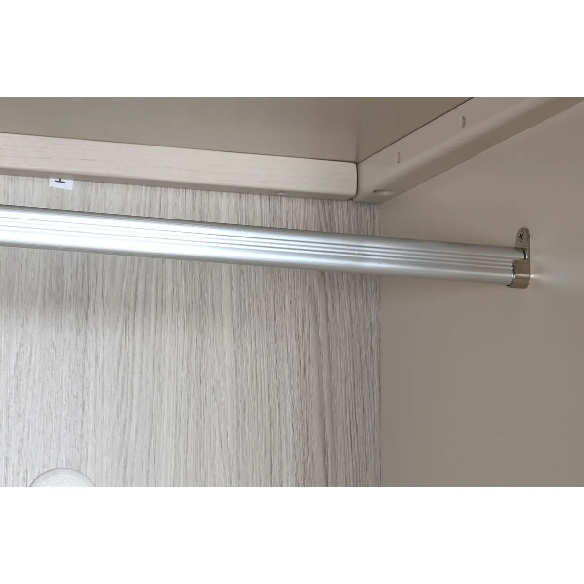 Armoire home esprit gris clair metal bois mdf s306137827. Diaytar révolutionne votre façon de faire du shopping en ligne !