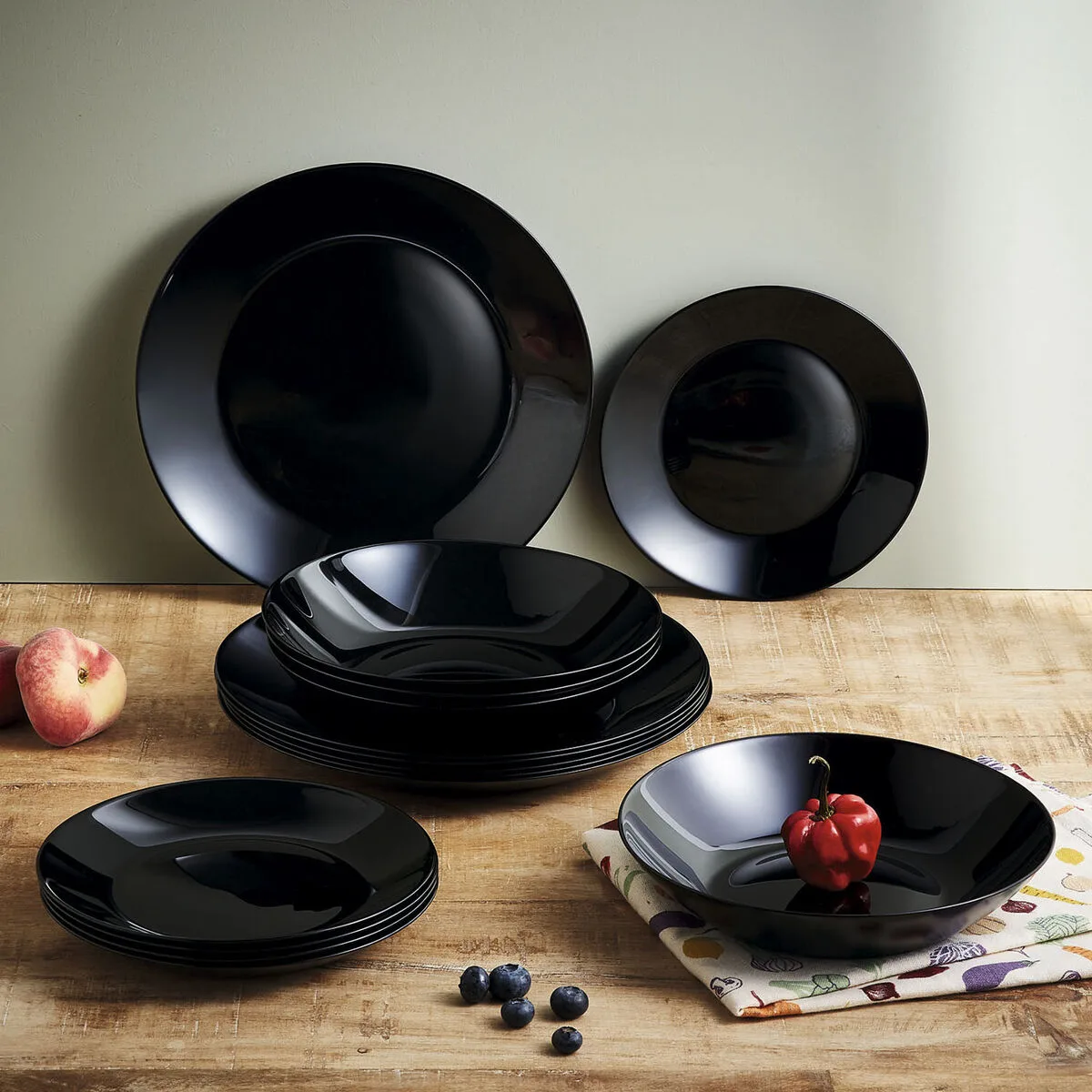 Assietes luminarc zelie noir verre 18 pieces s271134141. Bienvenue dans le futur du shopping. Diaytar utilise la data pour anticiper vos besoins, mais garde la magie de la surprise.