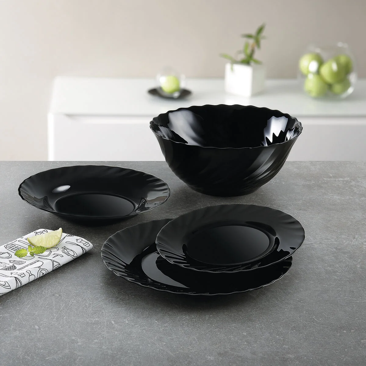 Assiette plate luminarc trianon noir verre o 24 5 cm 24 unites s270905358. Diaytar - L'art de bien vivre commence ici. Découvrez nos collections exclusives.