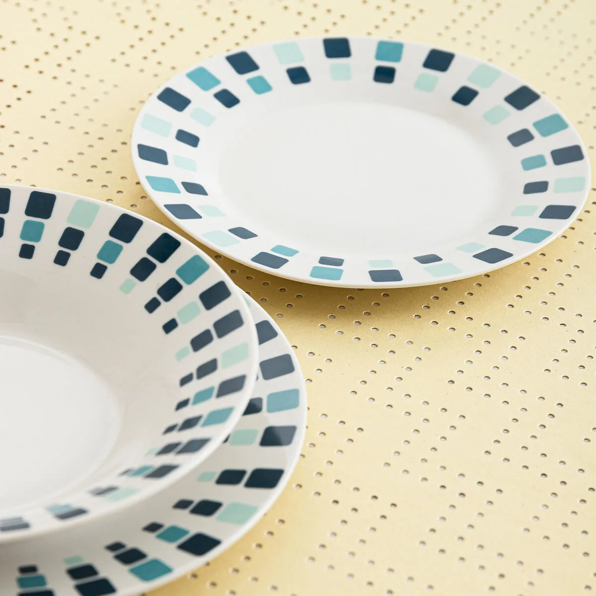 Assiette plate quid simetric bleu ceramique 23 cm 12 unites s271124047. Nous croyons en la puissance de la simplicité. Les produits Diaytar sont beaux, utiles, et incroyablement simples à utiliser.