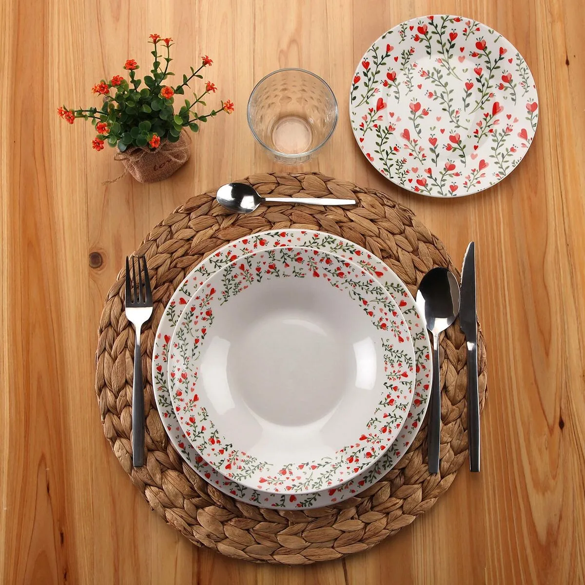 Assiettes versa porcelaine coeurs 18 pieces s341863811. Notre algorithme préféré chez Diaytar ? L'humain. Car rien ne remplace le coup de cœur pour un produit exceptionnel.