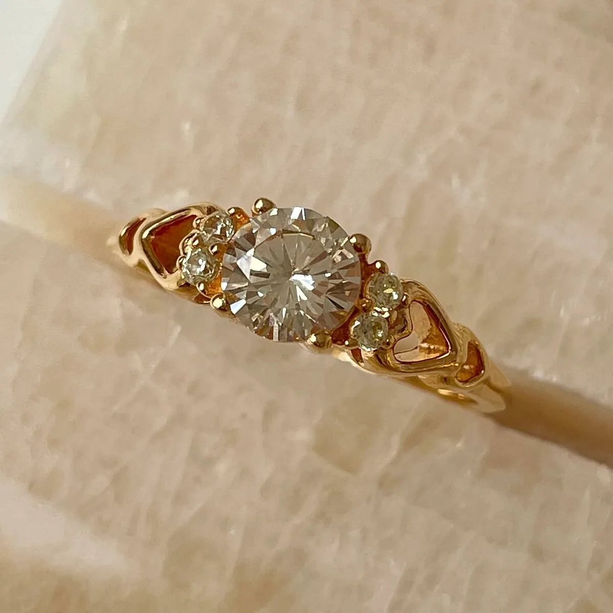 Bague femme 24kae 12444y 52 12 dore s7211344152. Diaytar Fashion : Soyez à la pointe de la mode avec nos collections exclusives.