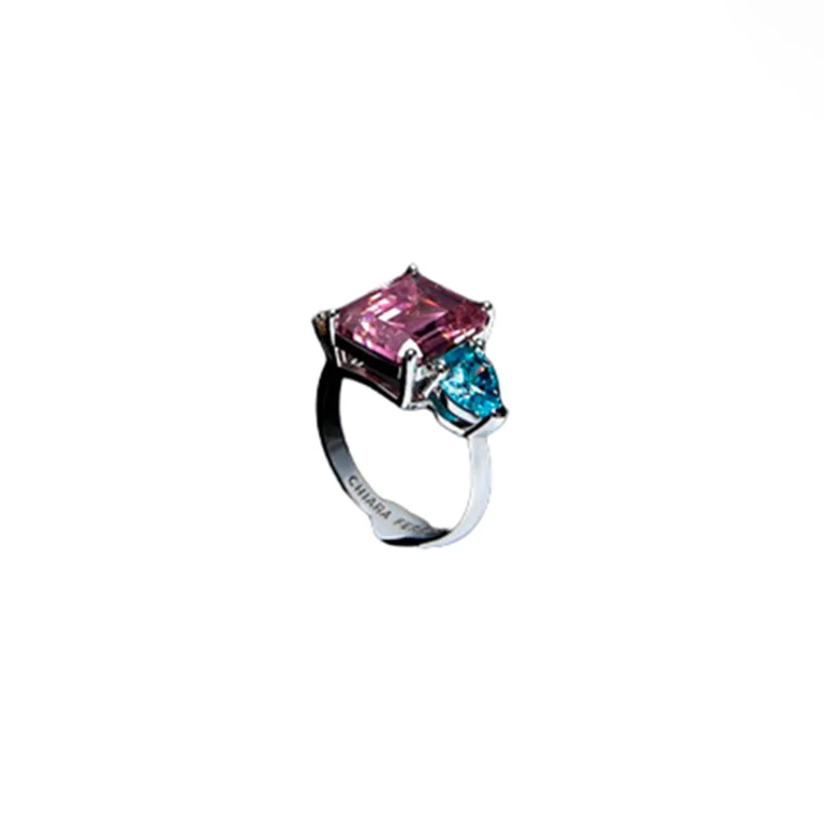 Bague femme chiara ferragni j19avs06016 16 s038149653. Diaytar a été pensé pour les multitâches, les exigeants, les pressés, les rêveurs... En somme, pour vous.