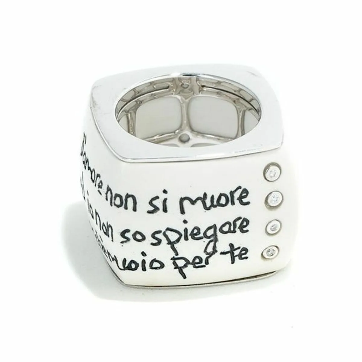 Bague femme demaria dm6tax36b b s032769774. Notre mission : éradiquer le superflu pour ne vous proposer que l'essentiel... mais en beaucoup plus stylé. Bienvenue chez Diaytar.