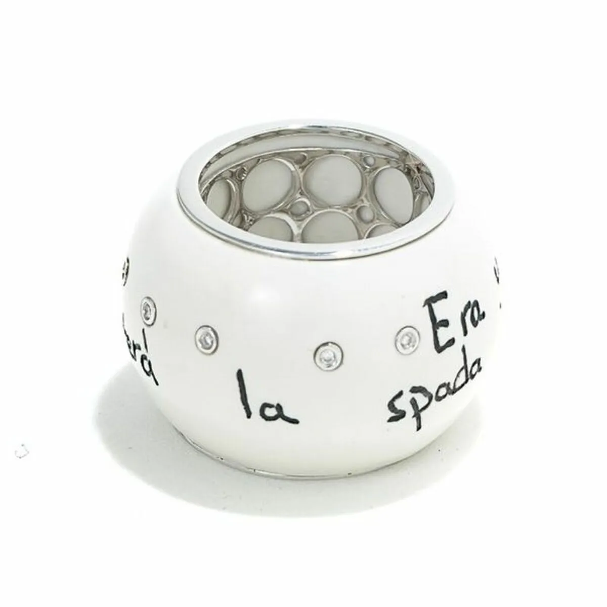 Bague femme demaria dm6tax37b b s032770295. Diaytar, c'est la promesse de trouver ce produit parfait qui répondra à un besoin précis tout en étant un objet de désir