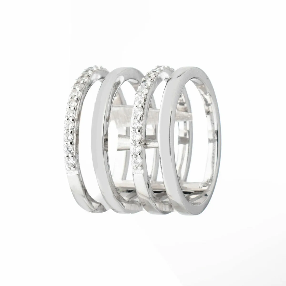 Bague femme sif jakobs r10999 cz 54 14 s036294646. Créez votre look signature avec les pièces mode sélectionnées par Diaytar.