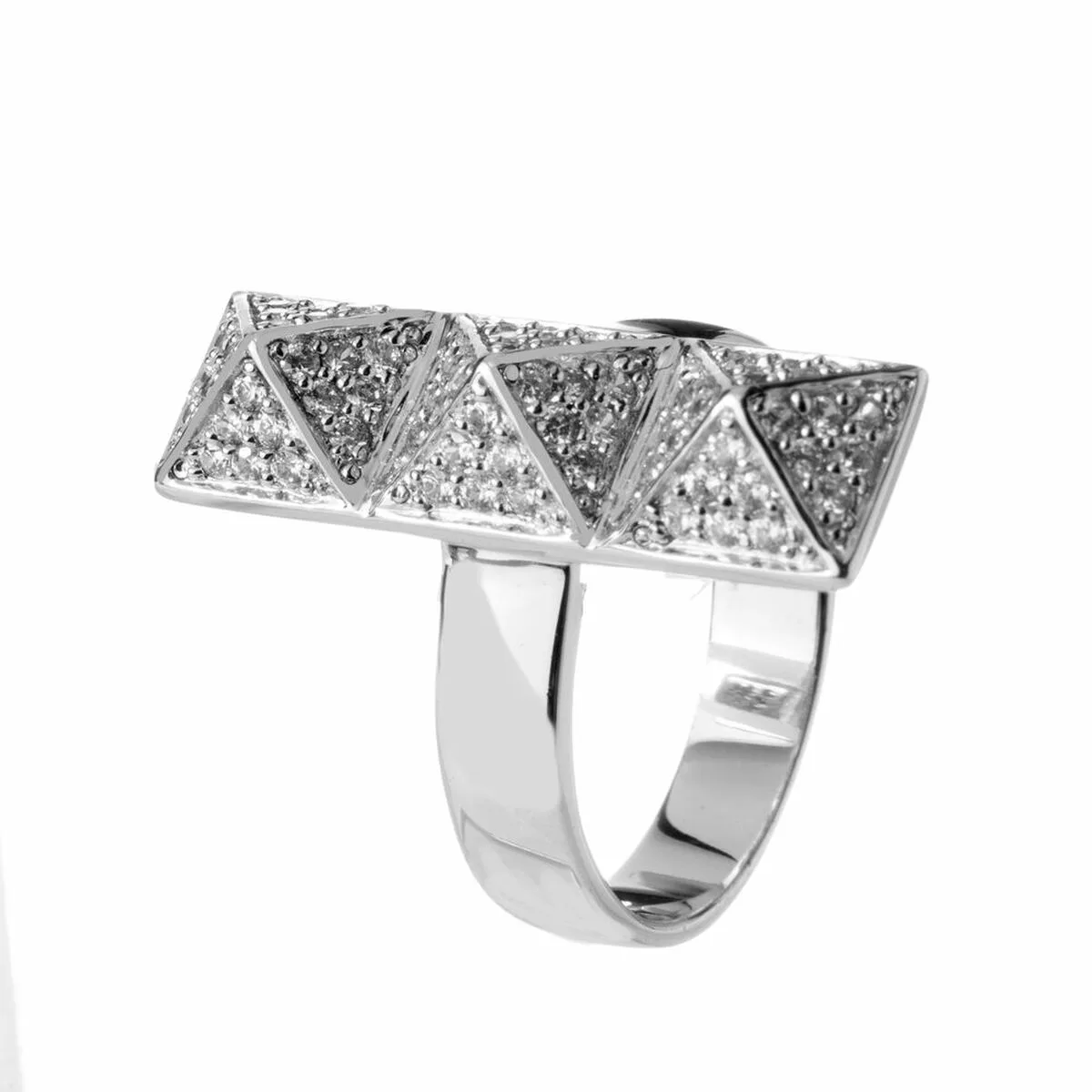 Bague femme sif jakobs r1851 2 cz 56 16 s036297055. Diaytar incarne le renouveau du commerce en ligne : authentique, engagé et résolument tourné vers l'avenir.