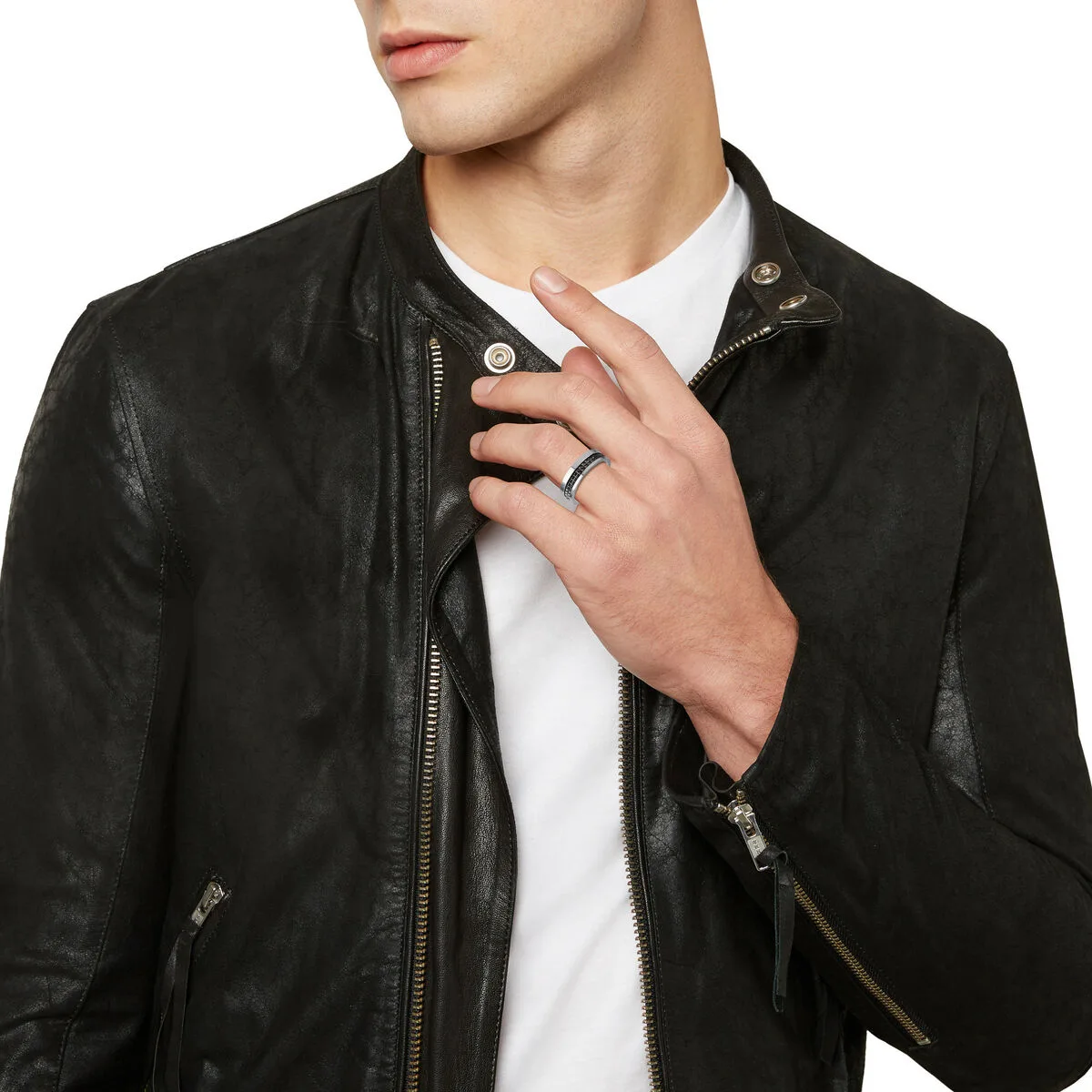 Bague homme breil tj3053 23 s727605980. Diaytar, une vision du shopping en ligne où chaque catégorie de produits, de la high-tech au généraliste, est traitée avec excellence