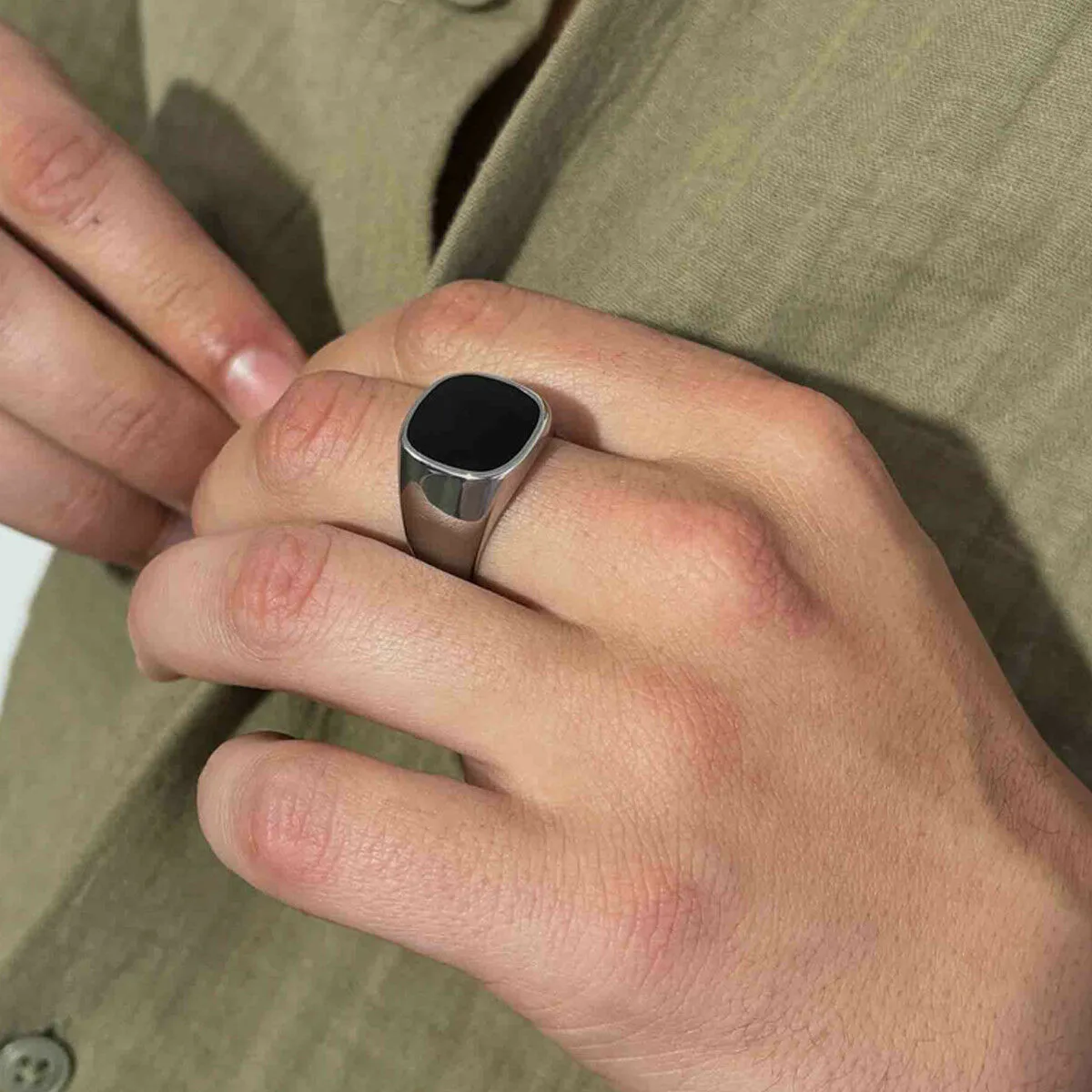 Bague homme radiant rh000134 26 26 s7210988221 Bague homme radiant rh000134 26 26 s7210988221. Avec Diaytar, redécouvrez le plaisir de l'achat en ligne grâce à une approche humaine des produits et de la curation