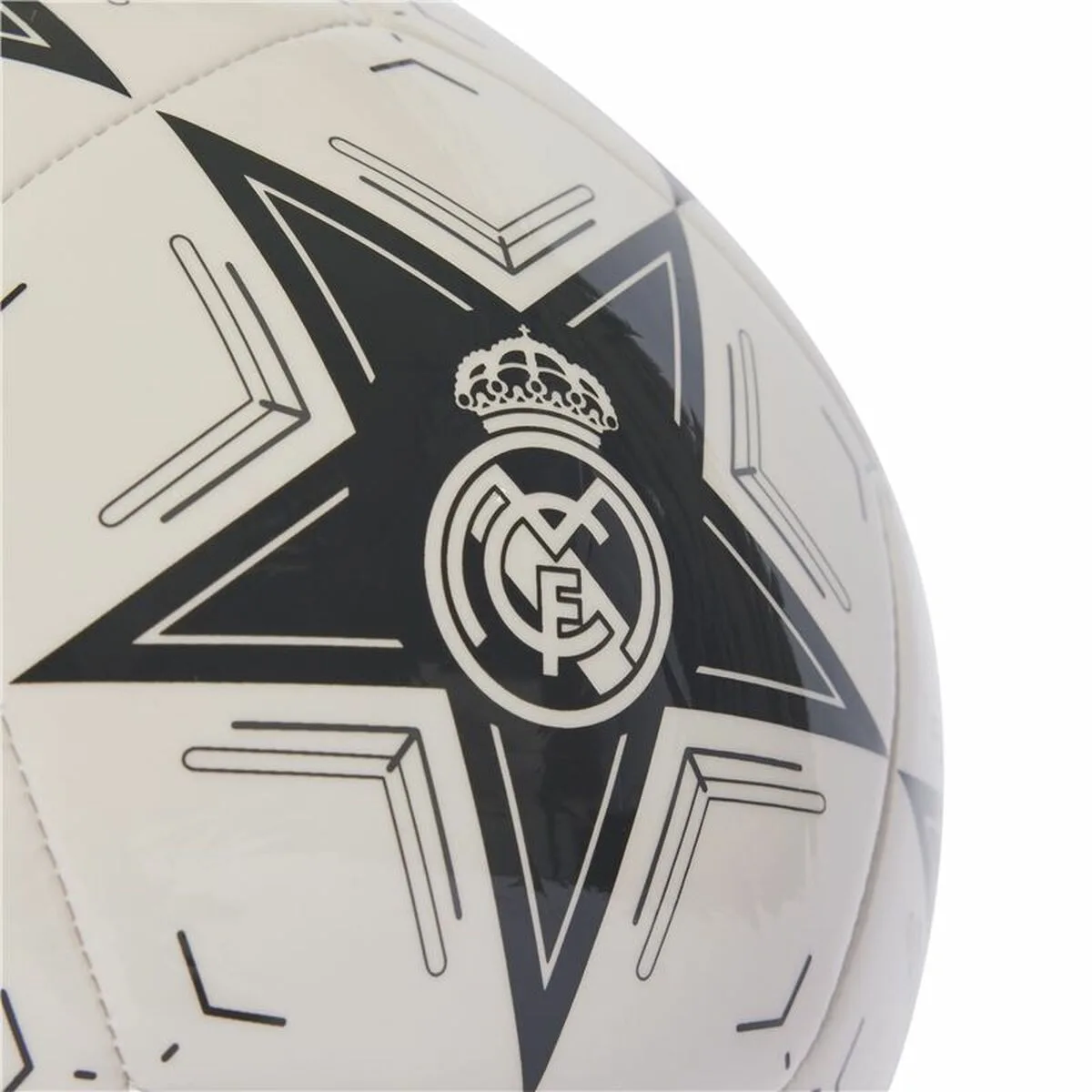 Ballon de football adidas uefa champions league real blanc taille 5 s6417654187. Bienvenue sur Diaytar, la plateforme qui réconcilie l'âme de la boutique de quartier avec la puissance du digital.