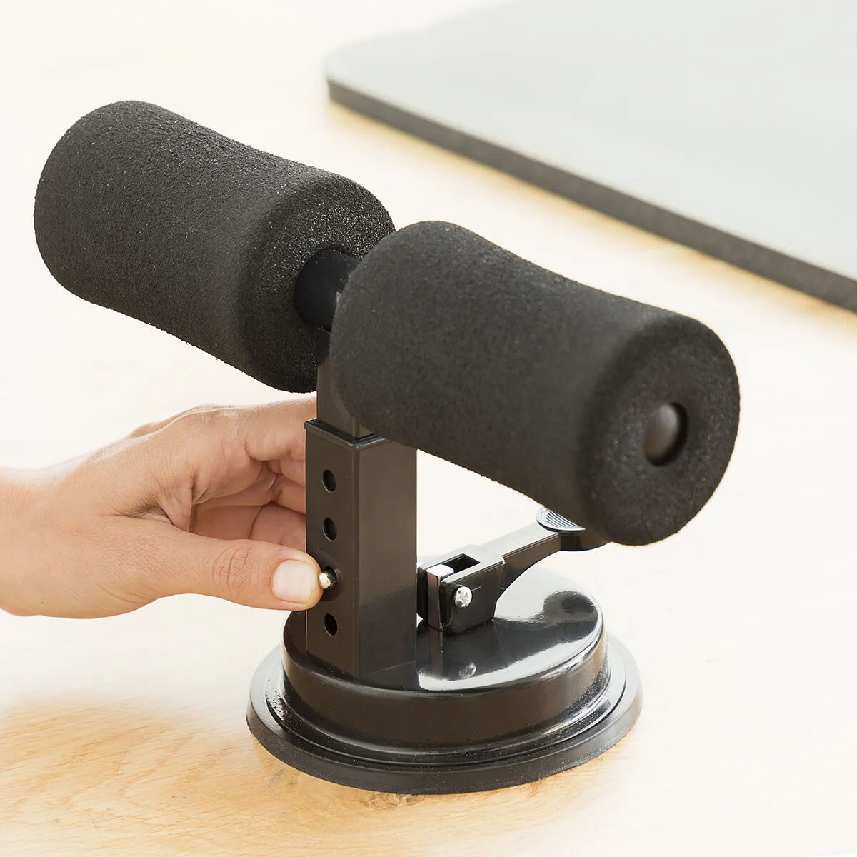 Barre de maintien pour abdominaux avec fixation ventouse et guide d exercices coreup innovagoods v010317268. La recette Diaytar : un tiers de design, un tiers d'innovation, un tiers de fonctionnalité. Le tout saupoudré de tendance.