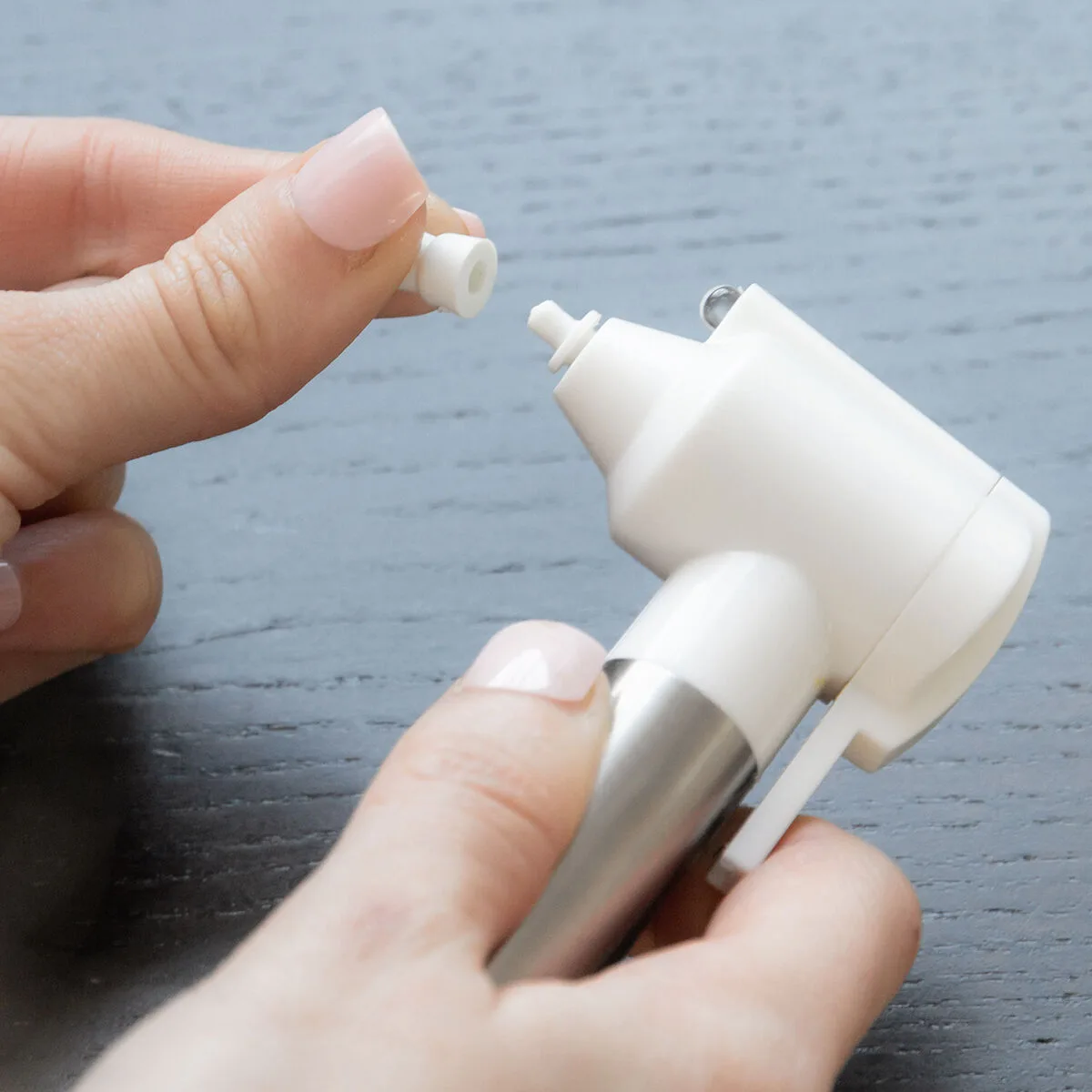 Blanchisseur et polisseur dentaire pearlsher innovagoods v010094160. Chez Diaytar, nous transformons vos envies en réalité avec style.