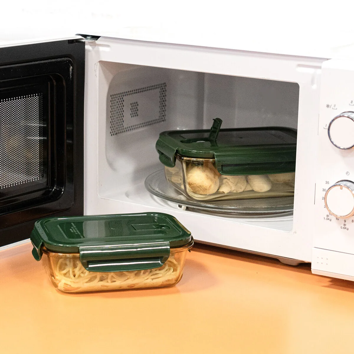 Boite a lunch hermetique bidasoa infinity ronde 390 ml jaune verre 12 unites s271088035. Notre équipe chez Diaytar est votre équipe de choc, dévouée à débusquer les produits qui méritent votre attention.