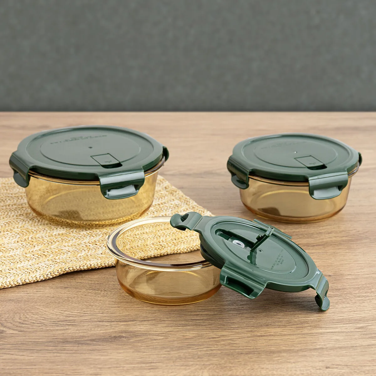 Boite a lunch hermetique bidasoa infinity ronde 970 ml jaune verre 12 unites s271088446. Notre mission : éradiquer le superflu pour ne vous proposer que l'essentiel... mais en beaucoup plus stylé. Bienvenue chez Diaytar.