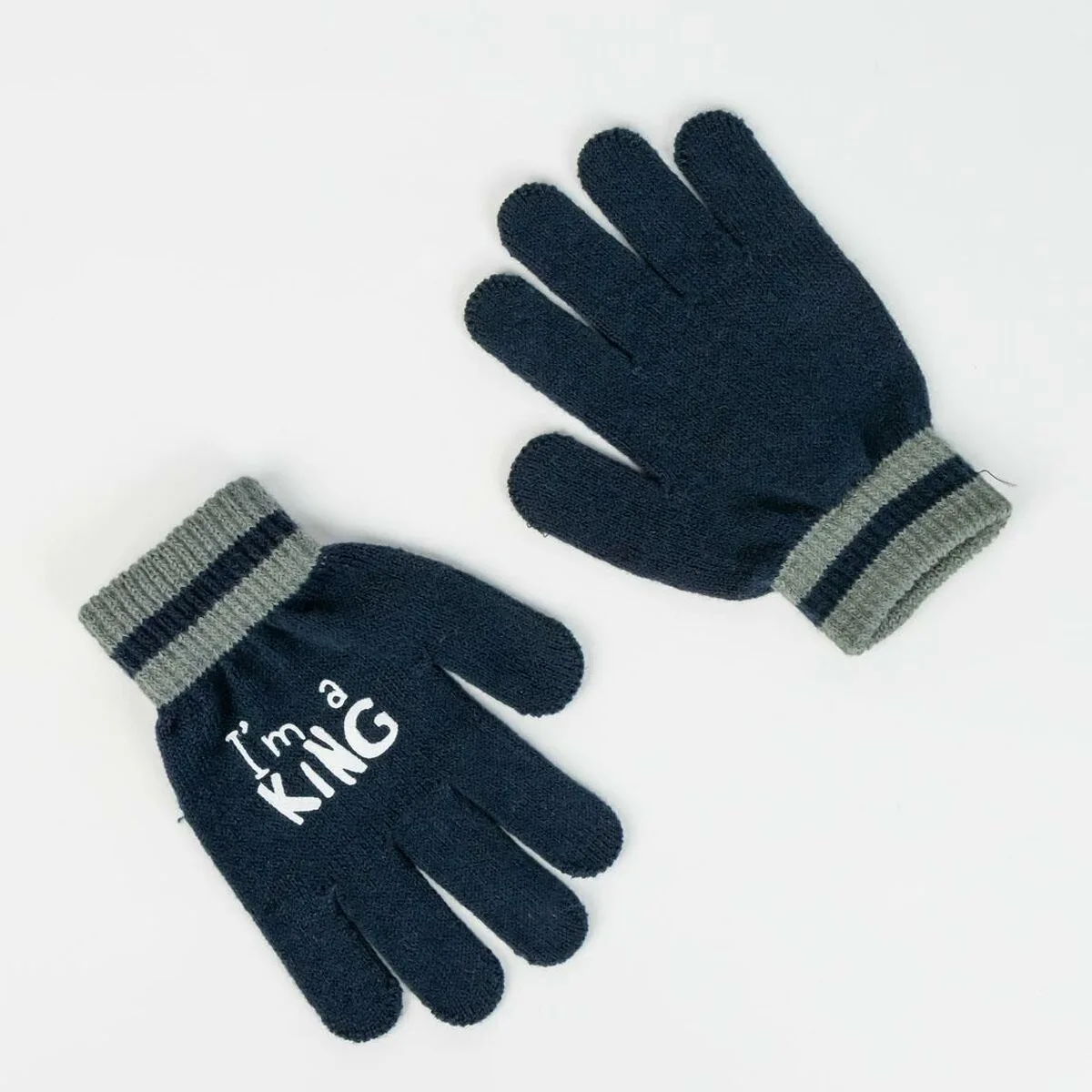 Bonnet et gants the lion king gris s074113522. Élargissez vos horizons avec Diaytar, le hub de tous les produits qui comptent vraiment dans votre vie de tous les jours