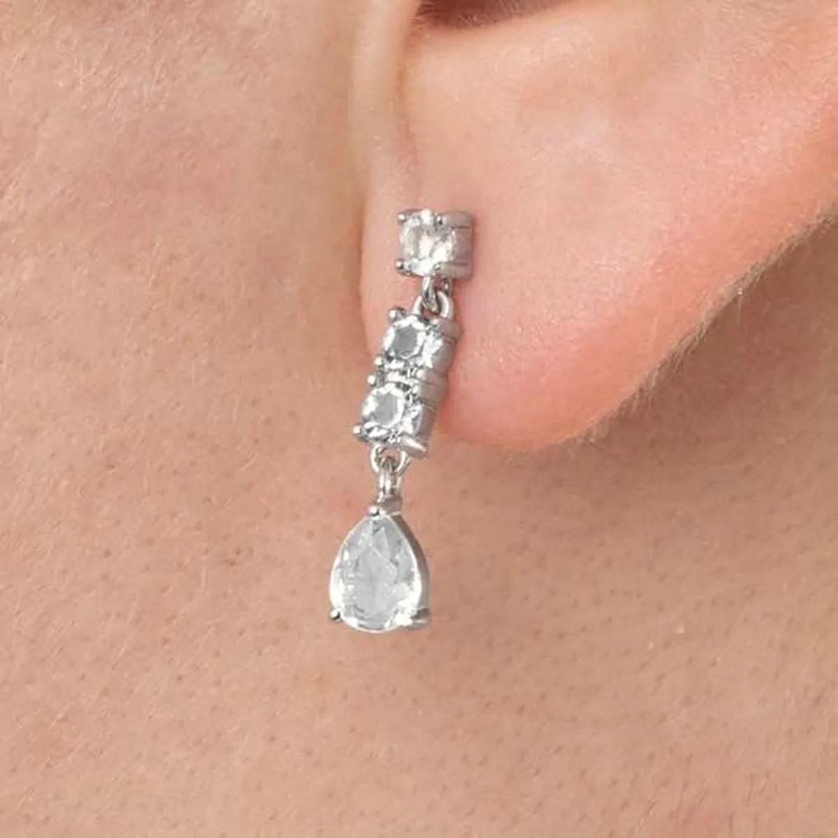 Boucles d oreilles femme lotus lp3251 4 1 s726371241. Diaytar Mode : Où l'élégance rencontre l'originalité pour un style unique.