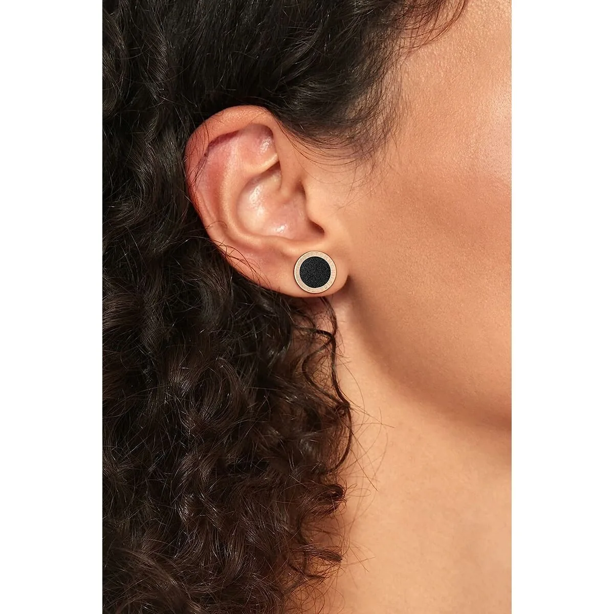 Boucles d oreilles femme tommy hilfiger 2780705 s726774767. Diaytar, c'est le testament vivant qu'on peut allier large choix et qualité exemplaire dans le e-commerce.