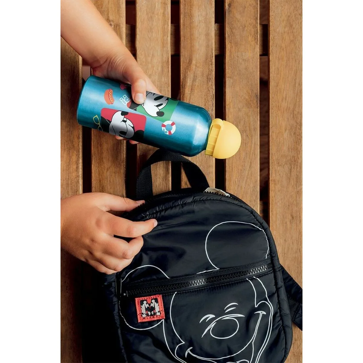 Bouteille d eau mickey mouse cz11262 530 ml multicouleur aluminium s3711723634. Diaytar, c'est la convergence entre votre style unique et notre sélection infinie de produits qui lui correspondent.