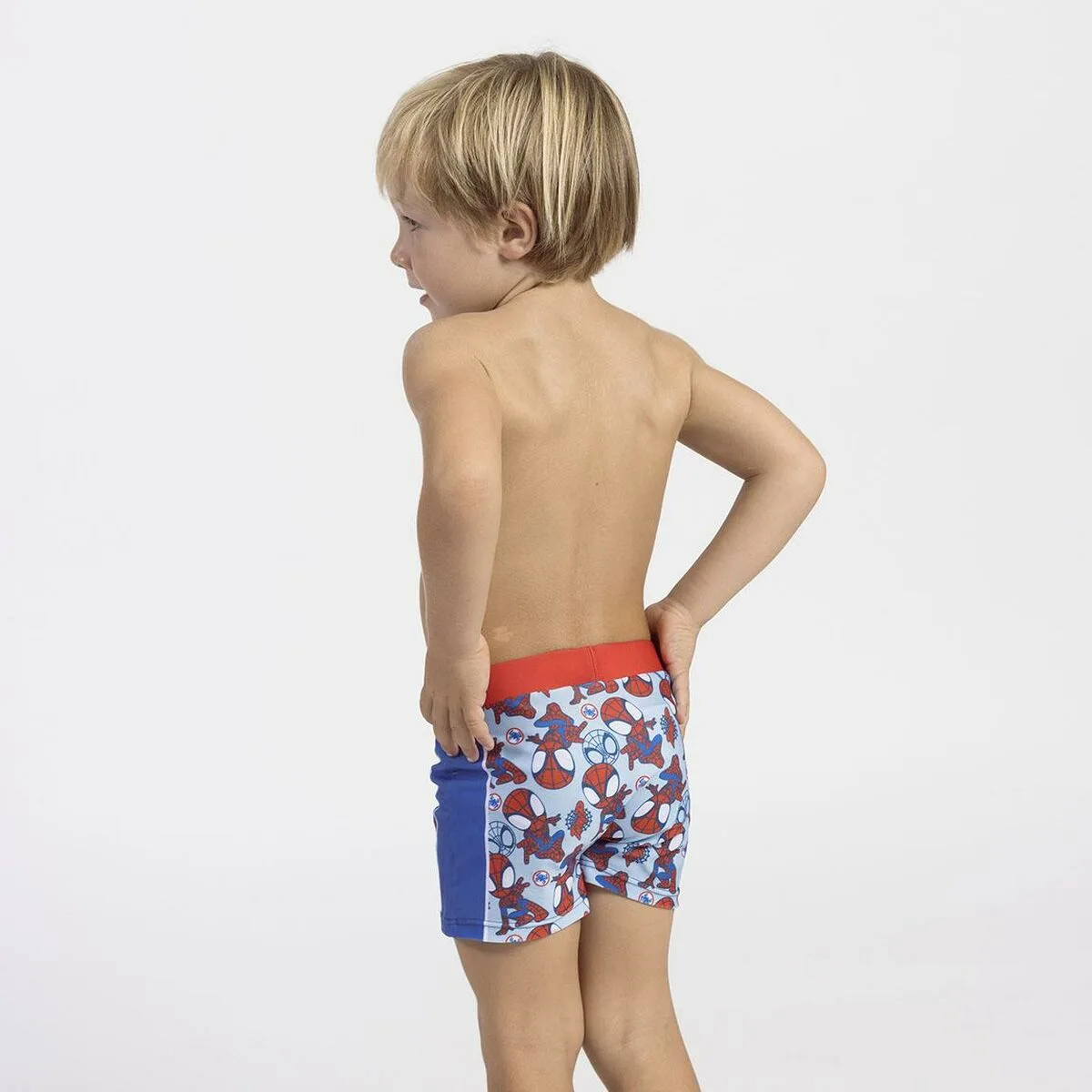 Boxer de bain pour enfants spidey bleu s074244335. Diaytar défend une idée forte : le shopping en ligne doit être une aventure qui éveille la curiosité et comble les besoins