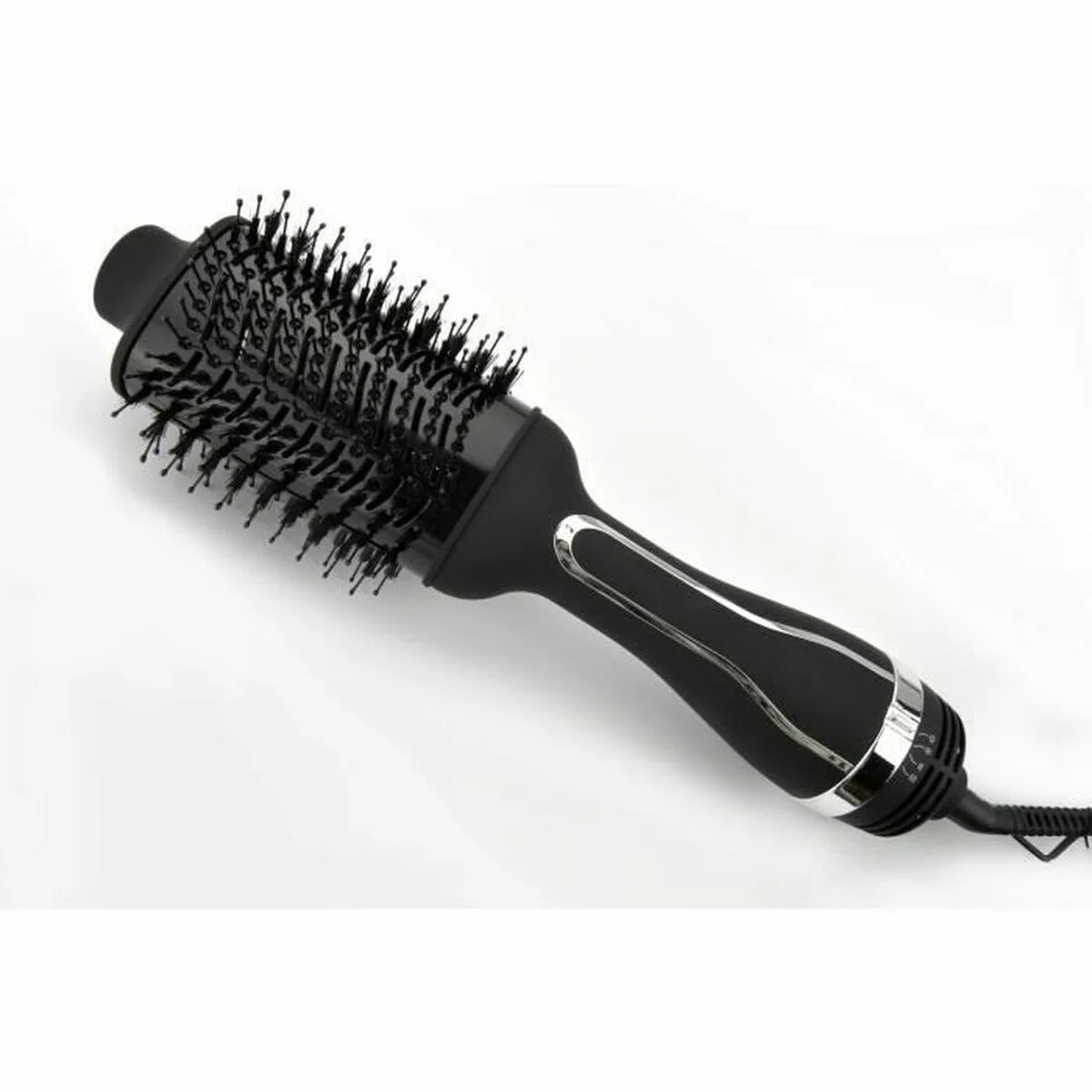 Brosse de lissage jocca 1567 noir noir s716198114. Créez votre look signature avec les pièces mode sélectionnées par Diaytar.