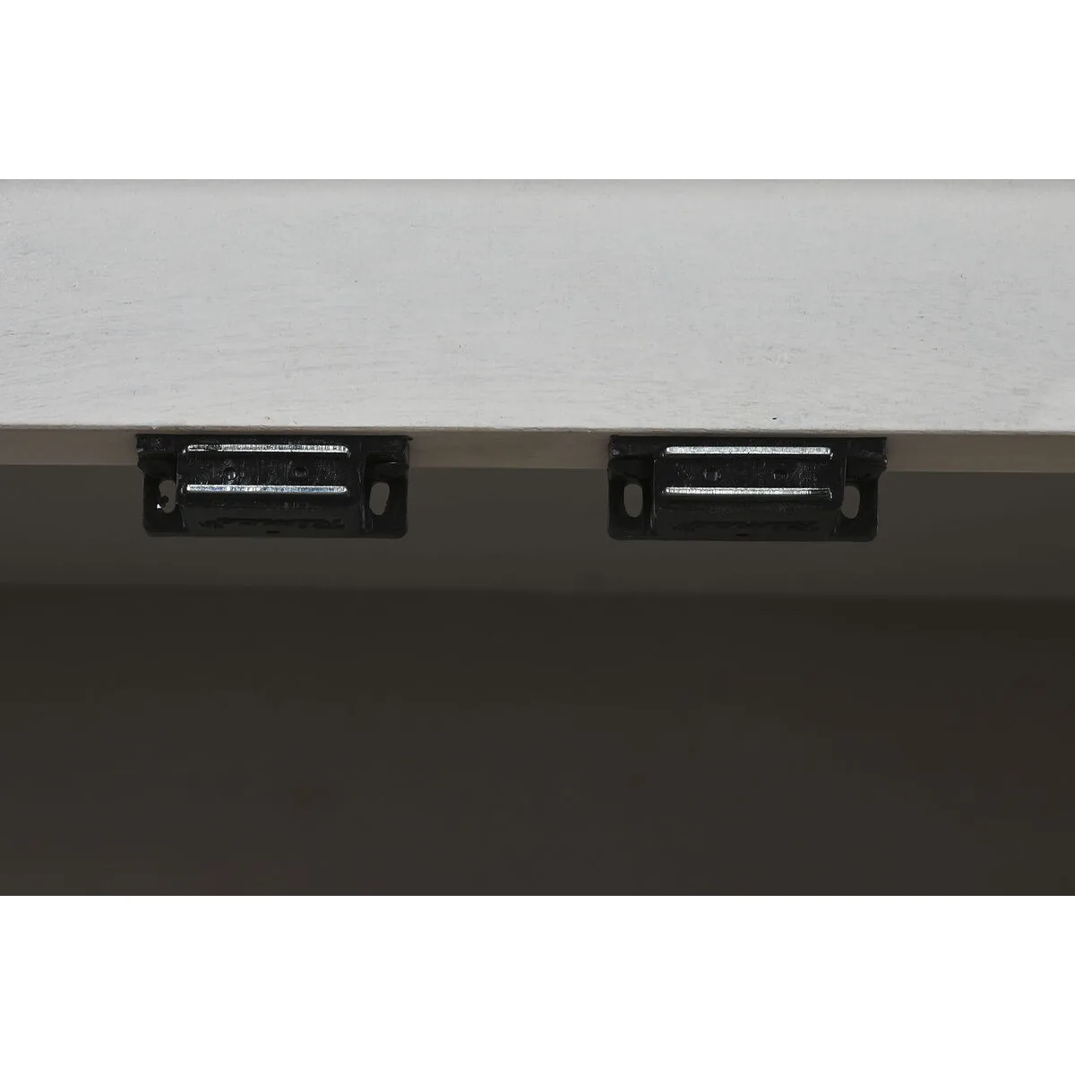 Buffet home esprit blanc bois de manguier 82 x 45 x 195 cm s305960550. Diaytar, c'est votre passeport pour un tour du monde des produits les plus inspirants, sans quitter votre canapé.