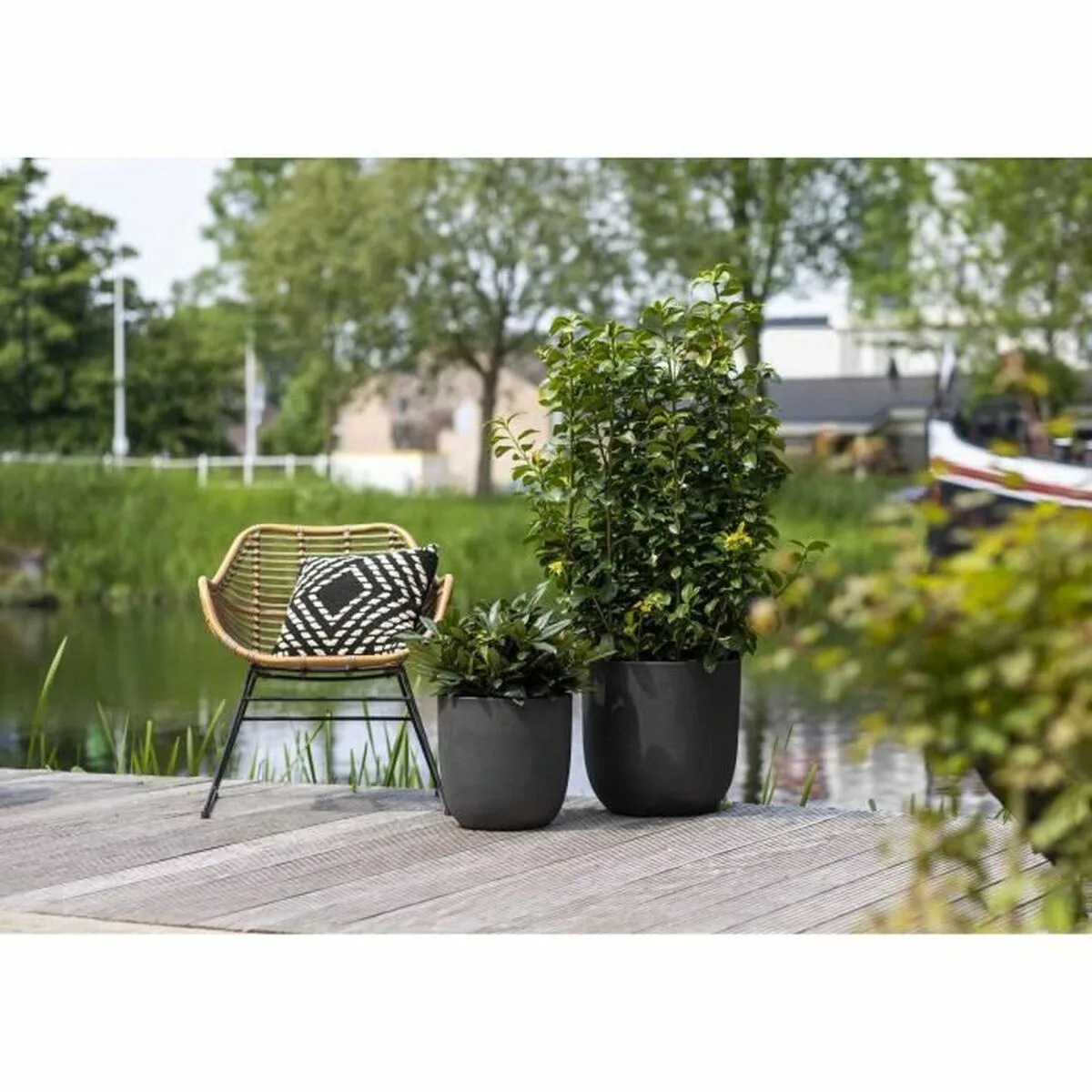 Cache pot capi europe noir plastique o 35 cm s7100784863. Avec Diaytar, redécouvrez le plaisir de l'achat en ligne grâce à une approche humaine des produits et de la curation