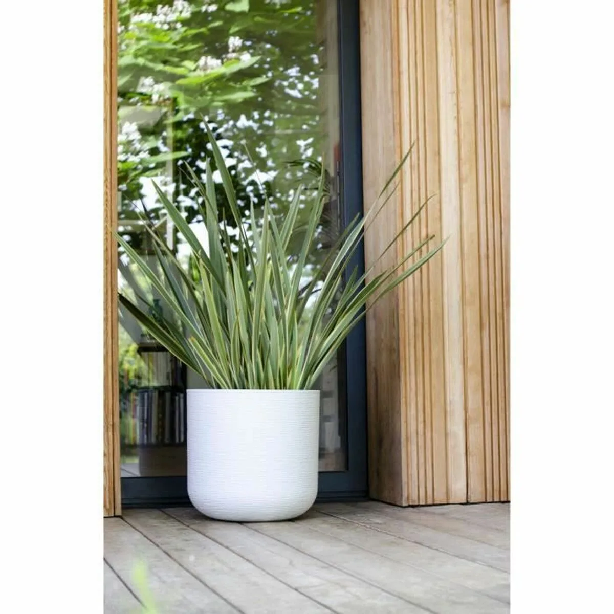 Cache pot eda graphit up rond blanc plastique ronde o 50 cm s716656538. Diaytar, c'est votre éditeur de vie. Nous sélectionnons les produits qui deviendront les chapitres essentiels de votre quotidien.