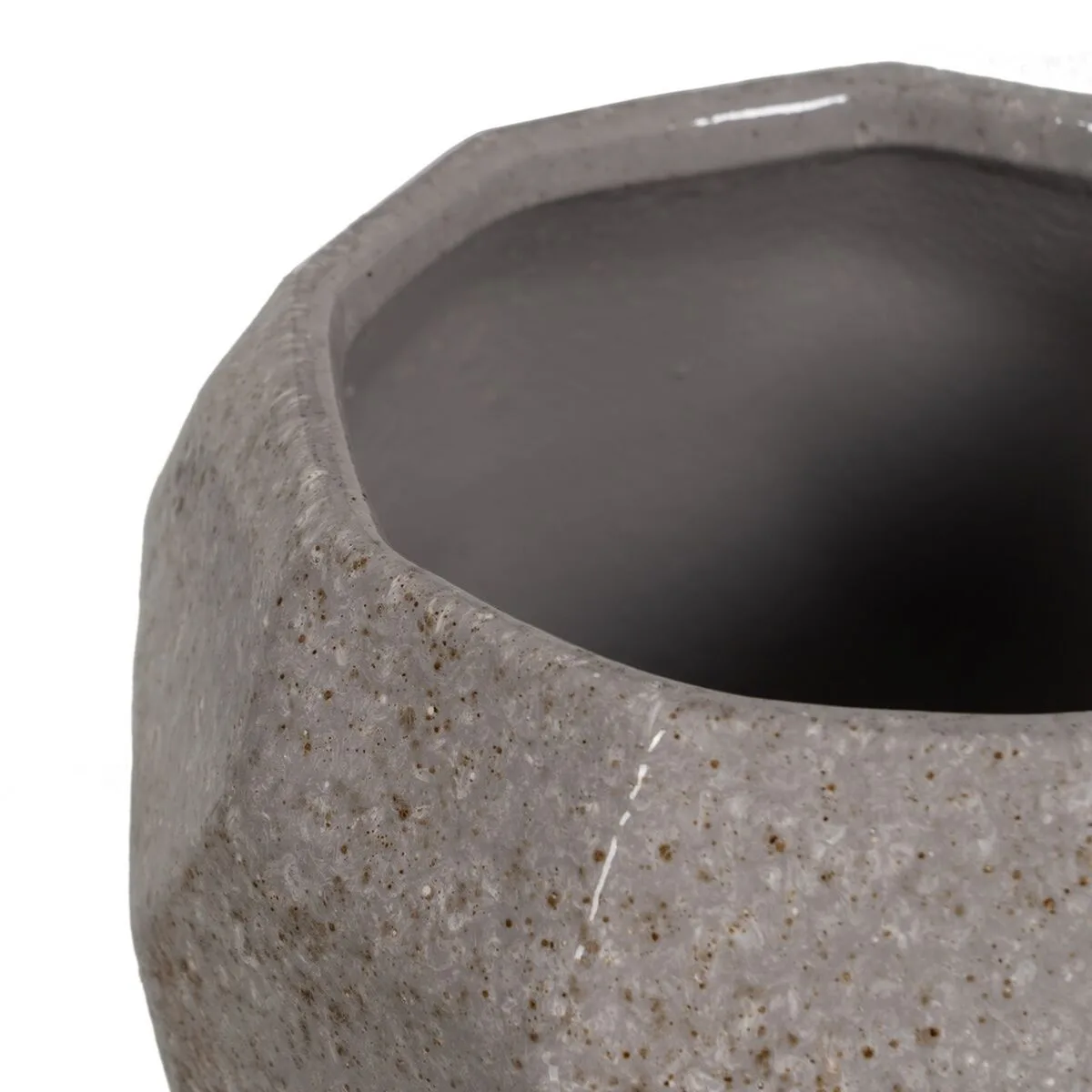 Cache pot gris ceramique 25 x 25 x 20 cm s880617933. L'aventure Diaytar, c'est celle d'une équipe passionnée qui déniche pour vous les perles rares du marché généraliste