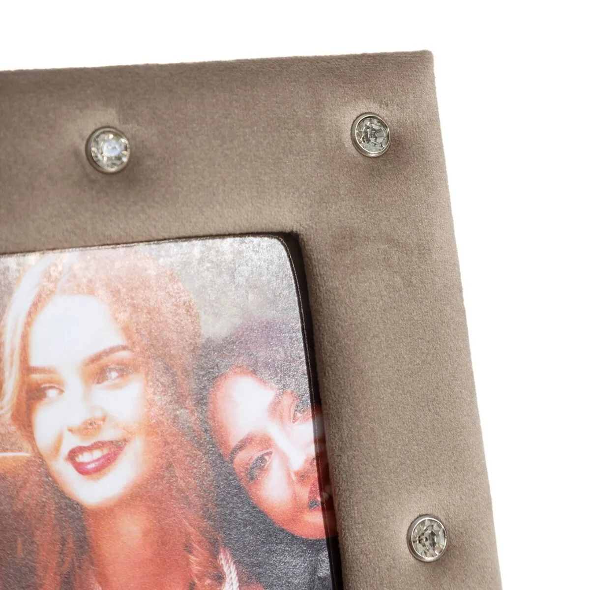 Cadre photo beige carton 10 x 15 cm 16 4 x 1 x 21 4 cm s880690298. Diaytar incarne le nouveau visage du e-commerce : agile, éclectique et profondément ancré dans les tendances du moment