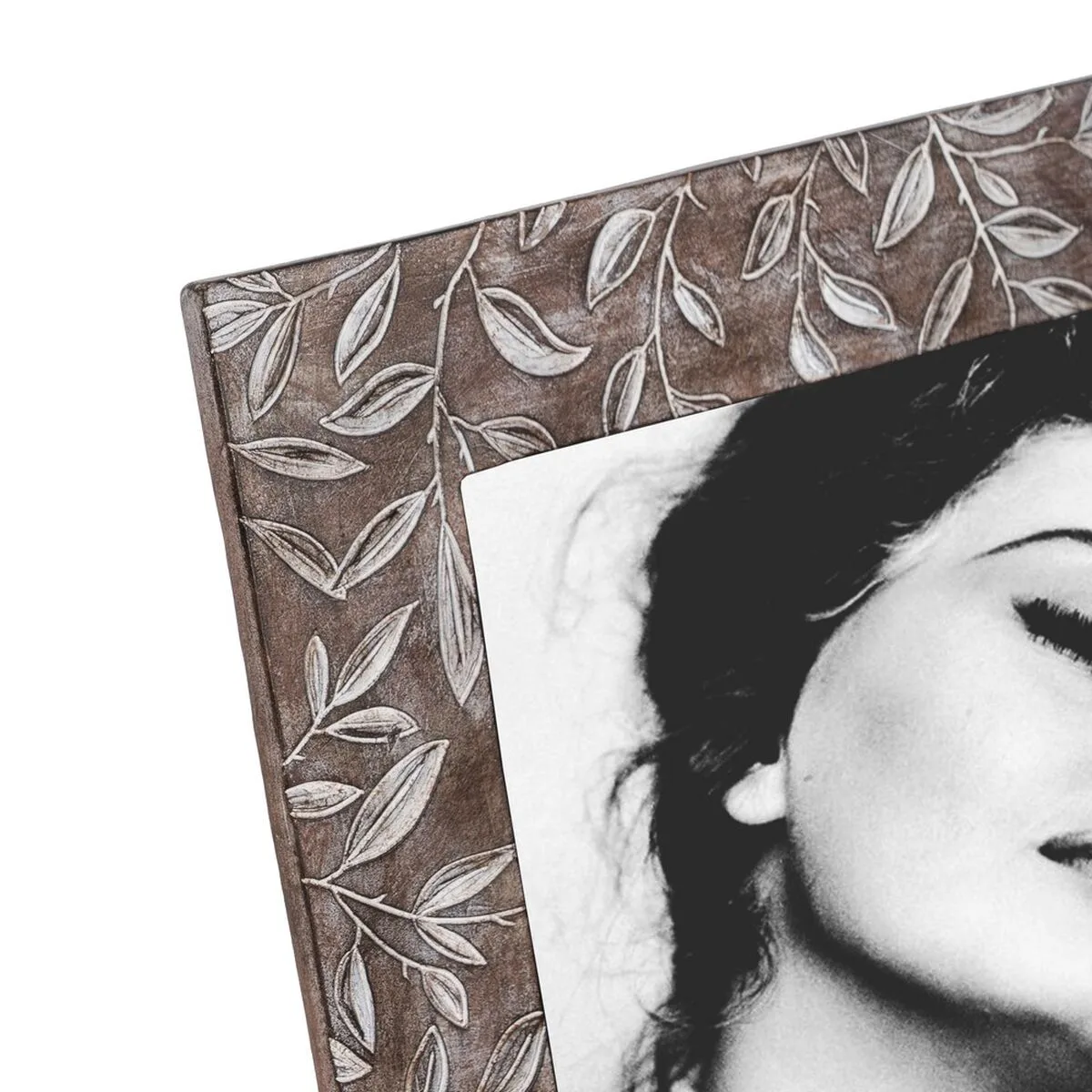 Cadre photo beige polyresine 18 5 x 1 5 x 23 5 cm s880545013. Diaytar se positionne comme le carrefour des produits innovants, qu'ils relèvent de la tech, de la maison ou du quotidien