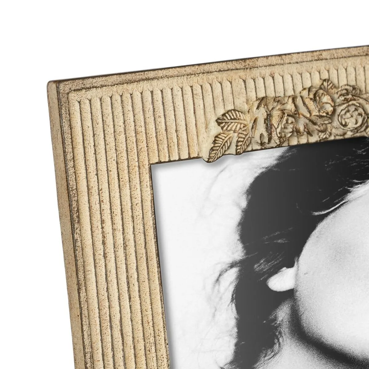 Cadre photo beige polyresine 19 7 x 2 5 x 24 7 cm s880537190. Votre vie, simplifiée et stylisée par Diaytar et sa collection de produits essentiels et innovants