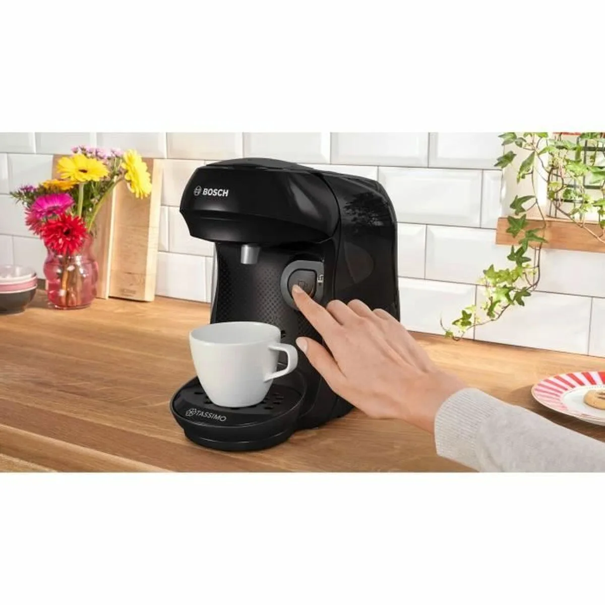 Cafetiere a capsules bosch tas102e noir 1400 w 700 ml s7101262037. Diaytar, la boutique en ligne qui pense à tout : des gadgets électroniques les plus futés aux objets maison les plus design