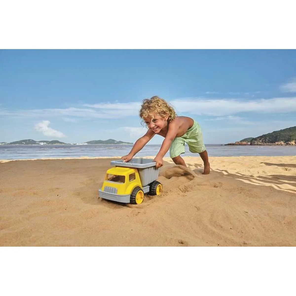 Camion benne avec chargement hape s244902051. Chez Diaytar, chaque achat est une expérience unique. Explorez notre sélection premium !