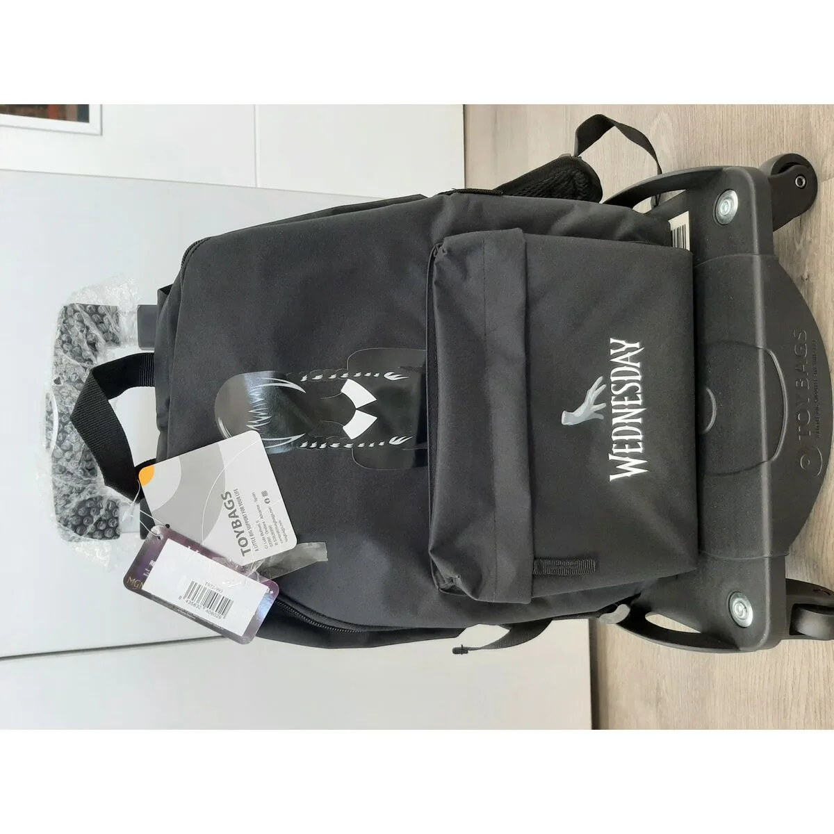 Cartable a roulettes wednesday noir 43 x 31 x 13 5 cm s243647591. Chez Diaytar, nous valorisons autant la fonction que la forme dans chaque produit que nous ajoutons à notre collection
