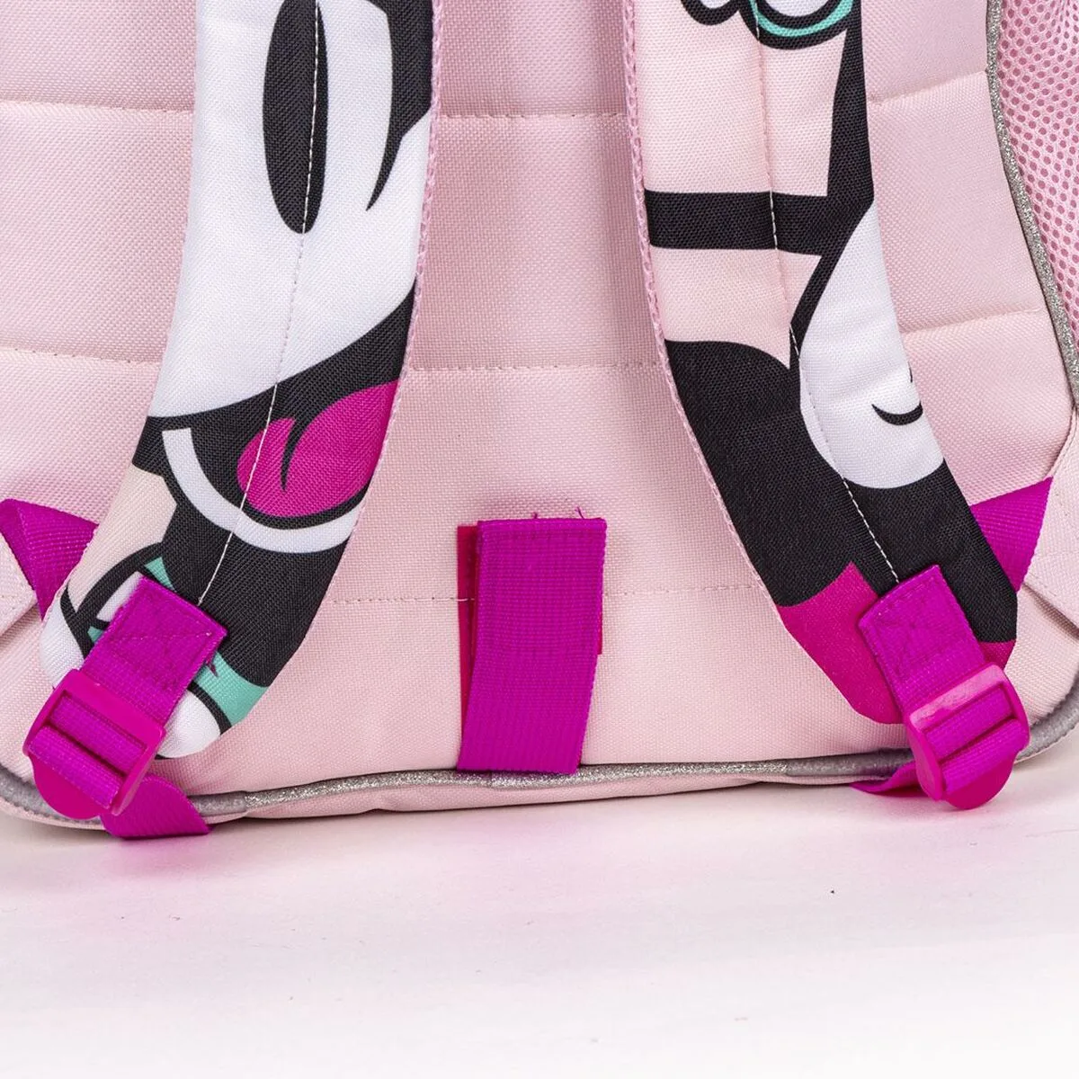 Cartable minnie mouse rose 32 x 15 x 42 cm s073689050. La recette Diaytar : un tiers de design, un tiers d'innovation, un tiers de fonctionnalité. Le tout saupoudré de tendance.