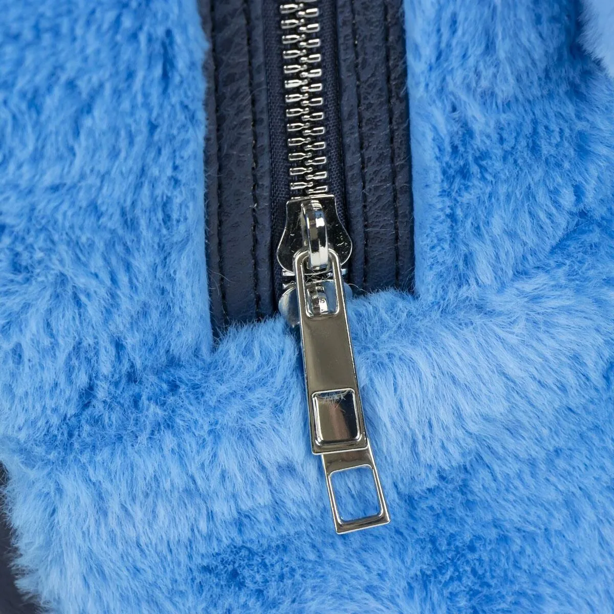 Cartable stitch bleu 14 x 25 x 24 cm s074046055. Diaytar, une boutique en ligne qui défie les catégories traditionnelles en mêlant produits high-tech, maison et lifestyle avec brio