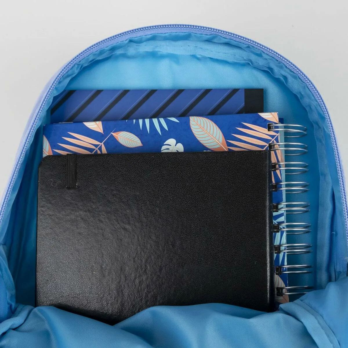 Cartable stitch bleu 21 x 27 x 9 cm s074014776. Notre philosophie Diaytar : vous offrir une plateforme unique où produits généraux, tendances et technologies convergent harmonieusement