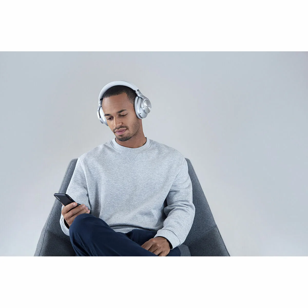 Casques avec microphone technics eah a800 s argente s046406563. Diaytar, c'est la promesse de découvrir au moins un produit qui vous fera dire 'Mais où était-il donc tout ce temps ?'.