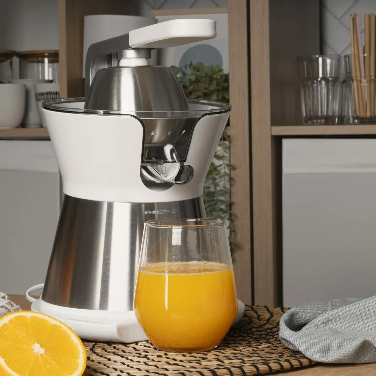Centrifugeuse electrique universal blue juicy blanc acier 300 w s045423495. Diaytar cultive l'art de la surprise en vous proposant constamment de nouveaux produits généraux et high-tech inattendus