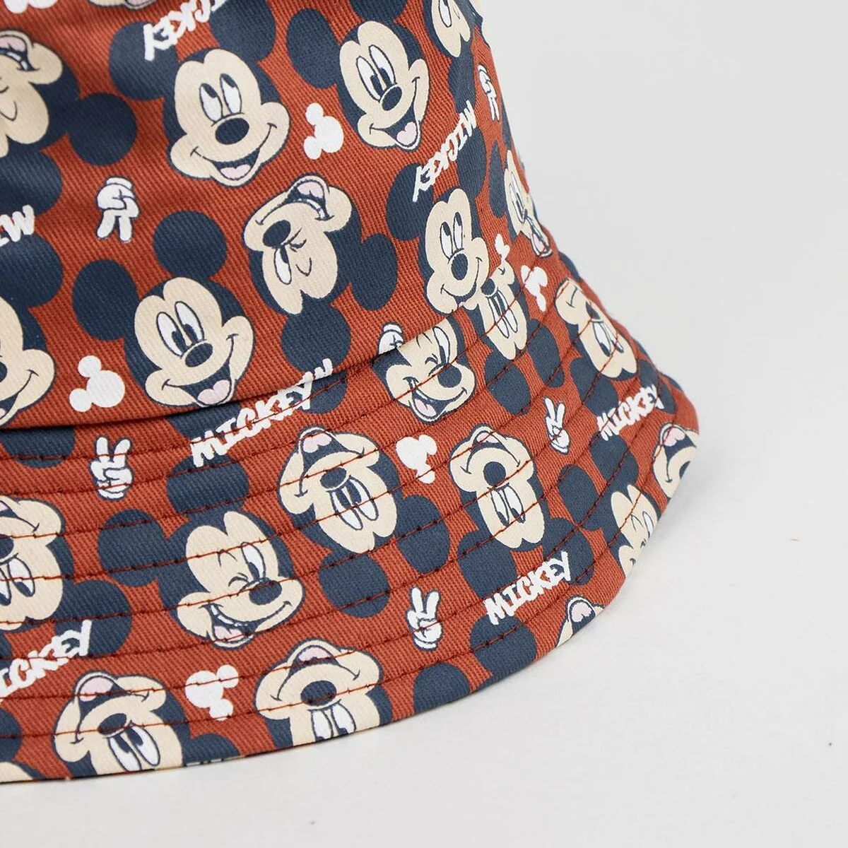 Chapeau mickey mouse rouge 52 cm s074310348. Diaytar, c'est la plateforme qui ose remettre l'humain au centre de l'expérience produit, dans un monde de plus en plus digital.