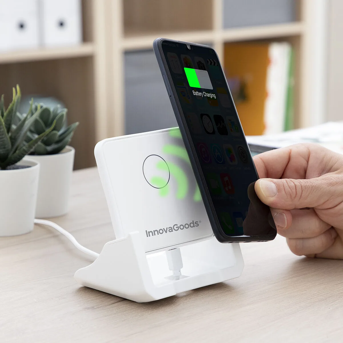 Chargeur sans fil multiposition avec support pomchar innovagoods v010335211. Nous sommes Diaytar, les architectes de votre espace de vie en ligne, meublé avec les meilleurs produits du moment