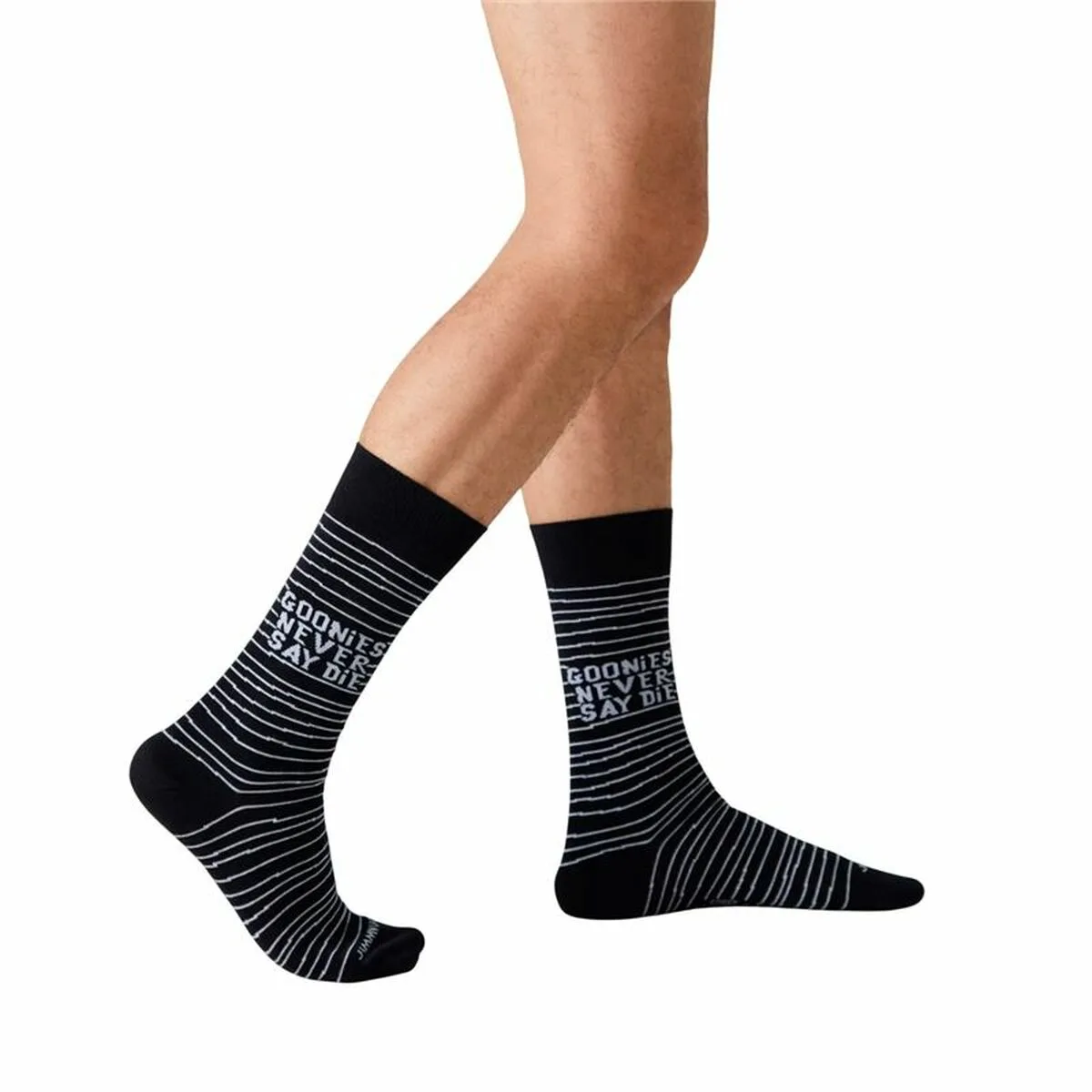 Chaussettes de sport jimmy lion goonies never say die noir s6416052233. Diaytar vous offre un accès privilégié à une sélection de produits qui font buzz, qui innovent et qui embellissent la vie