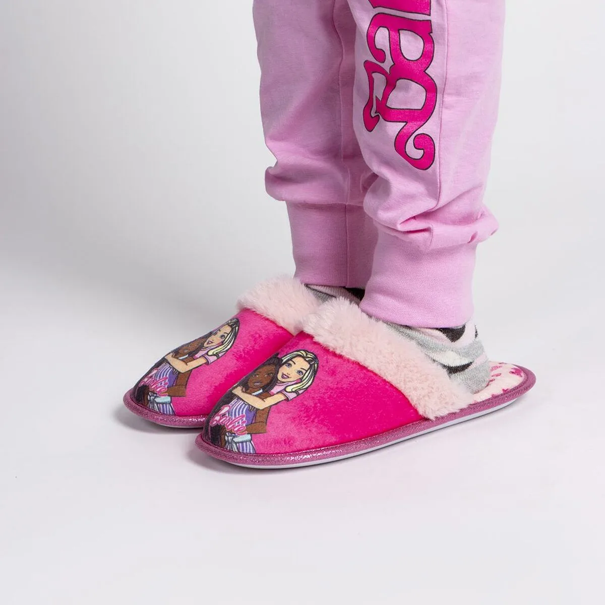 Chaussons barbie s074117428. Bienvenue dans l'ère du shopping conscient. Diaytar privilégie des produits avec une éthique et un impact positif.