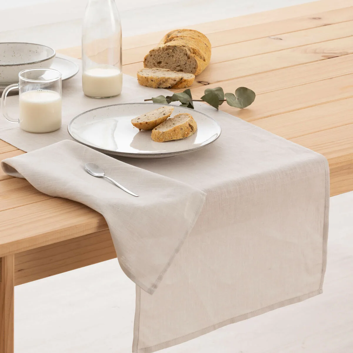 Chemin de table belum gris multicouleur 45 x 140 cm s980015823. Transformez votre intérieur avec les produits déco Diaytar !